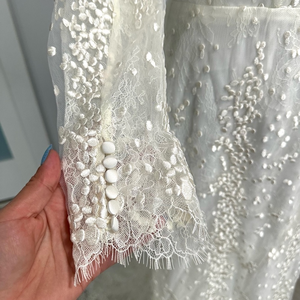 Elegant White/ivory Lace Wedding Dress Long Sleeves Chapel Train sz 4-6 - Picture 16 of 16